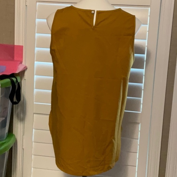 SHEIN Gold Boxy Sleeveless Tank Top - Picture 3 of 8